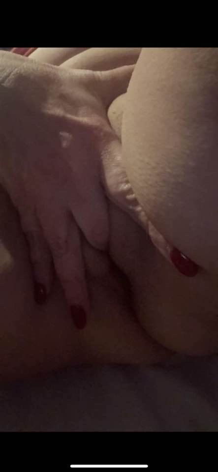 Mature wife exposes her holes. Kik: dh84474 to expose #9iFh6gCG